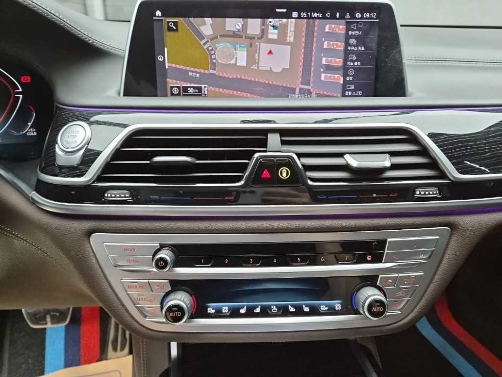 BMW 7시리즈 7시리즈 (G11) 730Ld xDrive M 스포츠 이미지 12
