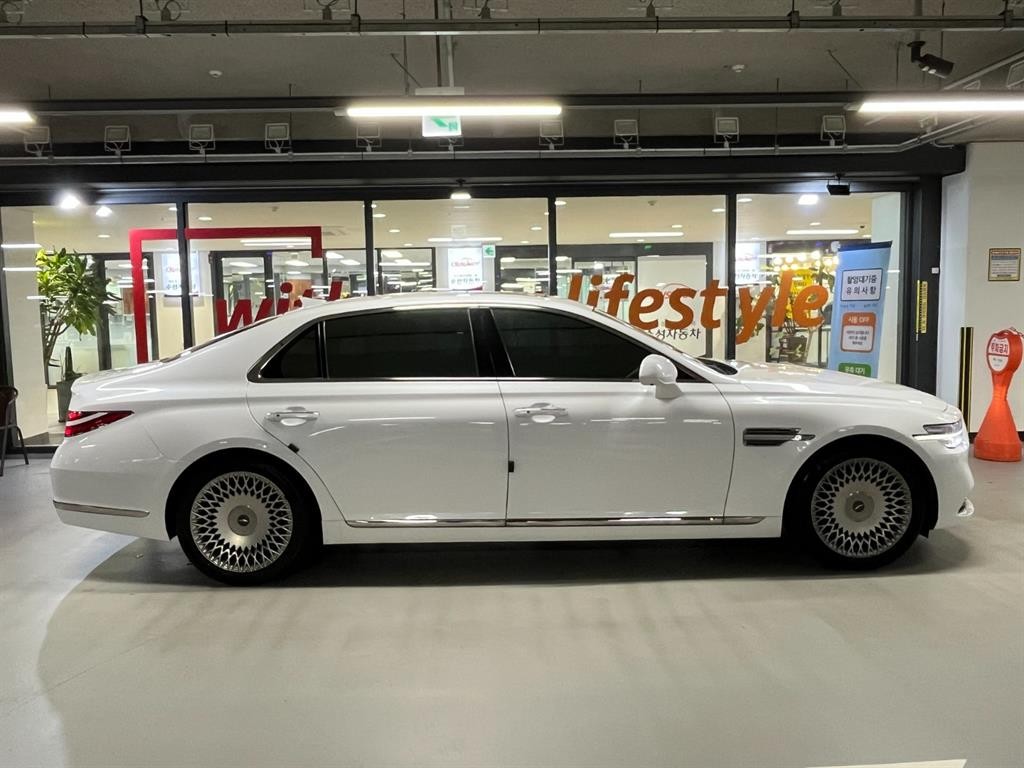 제네시스 G90 3.3 T AWD 프리미엄 럭셔리 이미지 3