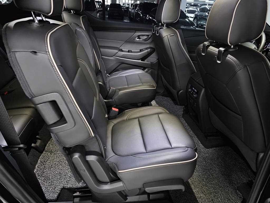 쉐보레 트래버스 3.6 AWD 레드라인 이미지 15