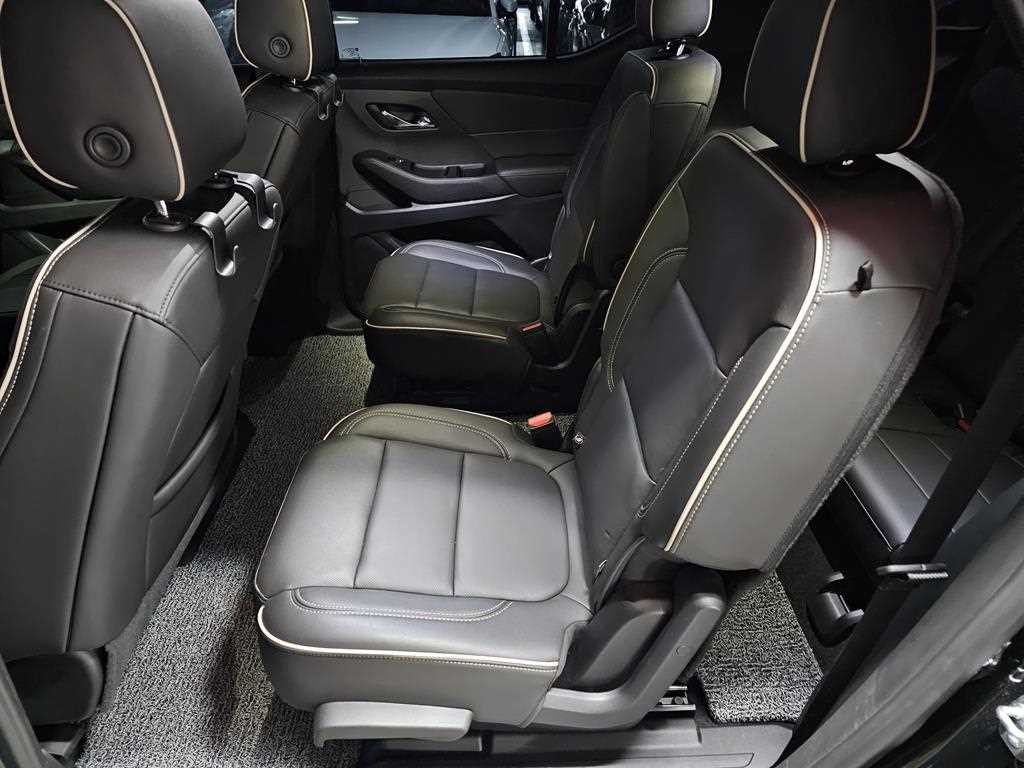 쉐보레 트래버스 3.6 AWD 레드라인 이미지 16