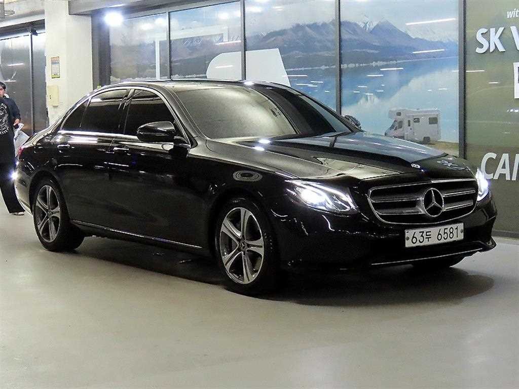 벤츠 E 클래스 E-클래스 W213 E300 아방가르드 이미지 1