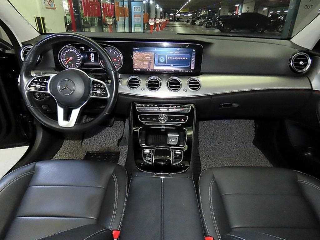 벤츠 E 클래스 E-클래스 W213 E300 아방가르드 이미지 10