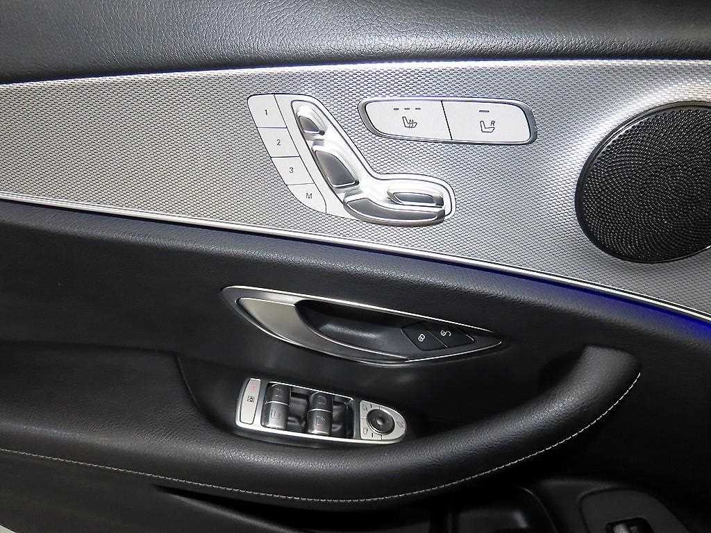 벤츠 E 클래스 E-클래스 W213 E300 아방가르드 이미지 13