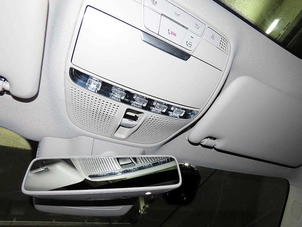 벤츠 E 클래스 E-클래스 W213 E300 아방가르드 이미지 16