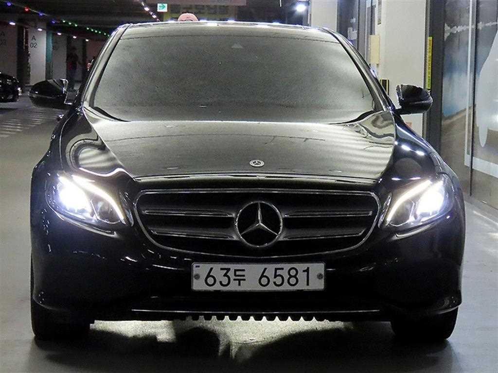 벤츠 E 클래스 E-클래스 W213 E300 아방가르드 이미지 2