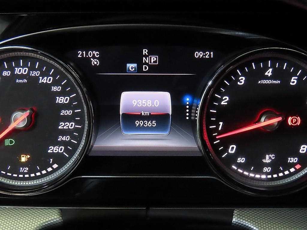 벤츠 E 클래스 E-클래스 W213 E300 아방가르드 이미지 9