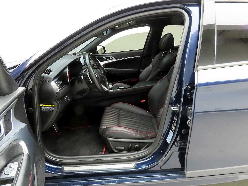 제네시스 G70 2.0T AWD 스포츠 패키지 이미지 13