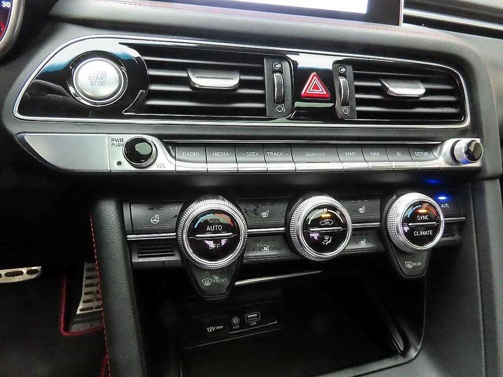 제네시스 G70 2.0T AWD 스포츠 패키지 이미지 16