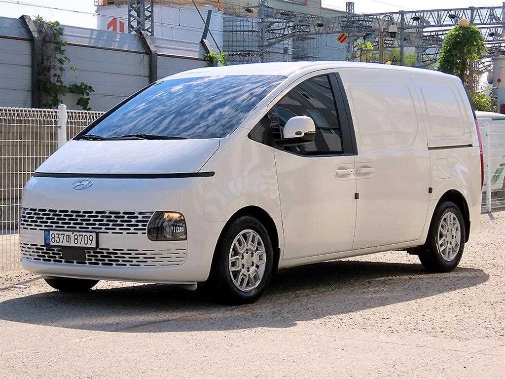 현대 스타리아 2WD 디젤 카고 모던 3인승 이미지 2