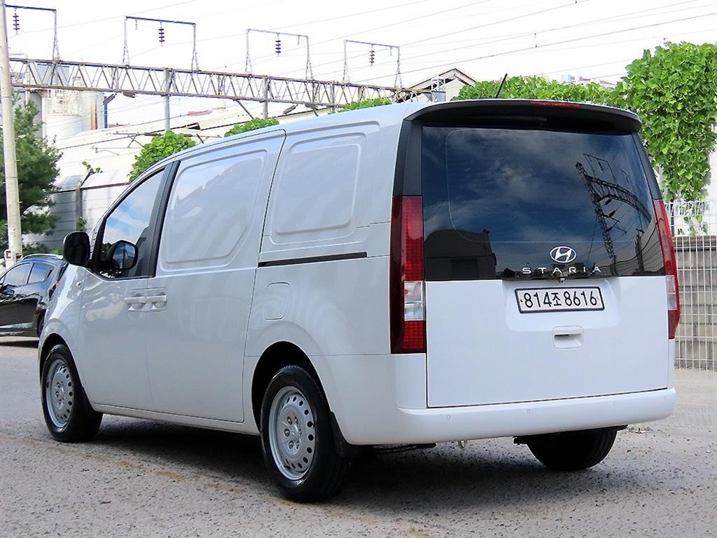 현대 스타리아 2WD 디젤 카고 스마트 3인승 이미지 3