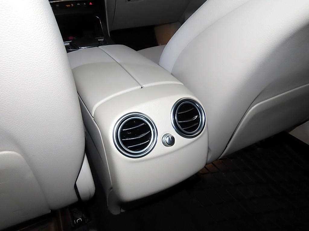 벤츠 GLC 클래스 GLC클래스 X253 GLC 300 4MATIC 쿠페 이미지 13