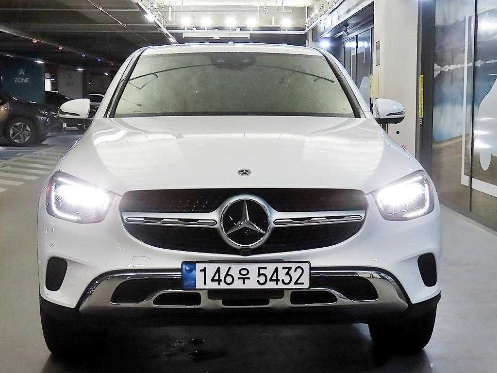 벤츠 GLC 클래스 GLC클래스 X253 GLC 300 4MATIC 쿠페 이미지 2