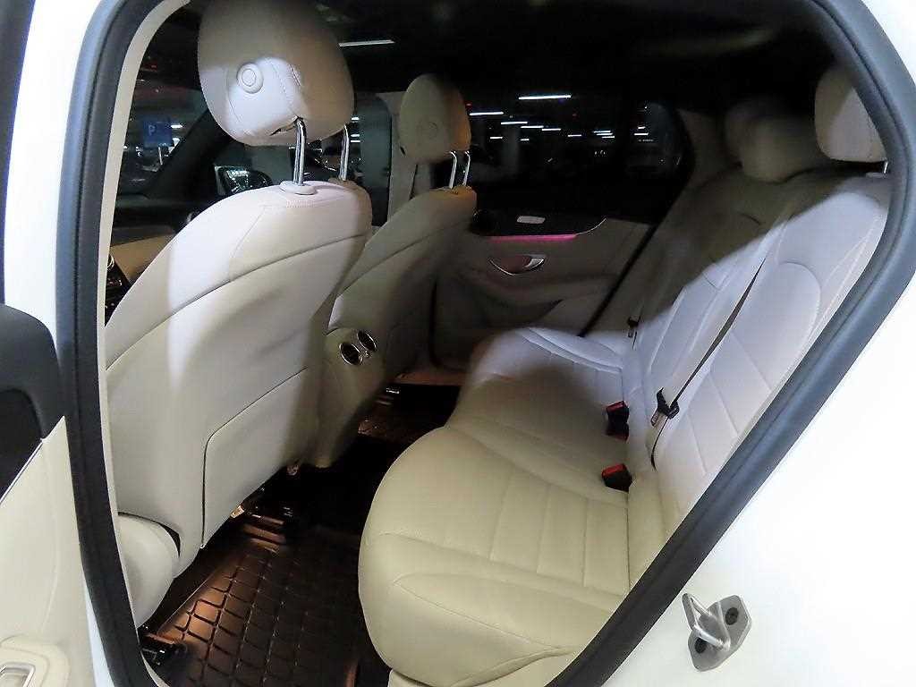 벤츠 GLC 클래스 GLC클래스 X253 GLC 300 4MATIC 쿠페 이미지 7