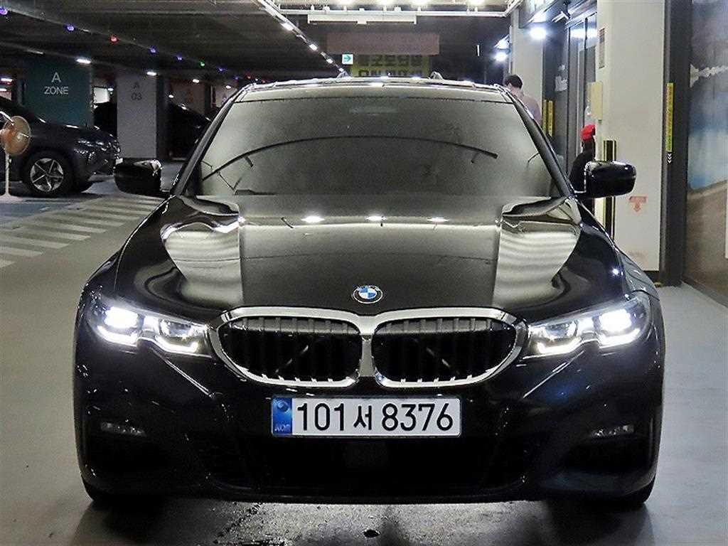 BMW 3시리즈 3시리즈 (G20) 320i M 스포츠 이미지 1