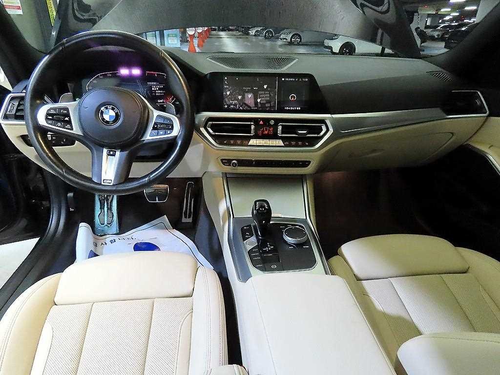BMW 3시리즈 3시리즈 (G20) 320i M 스포츠 이미지 10