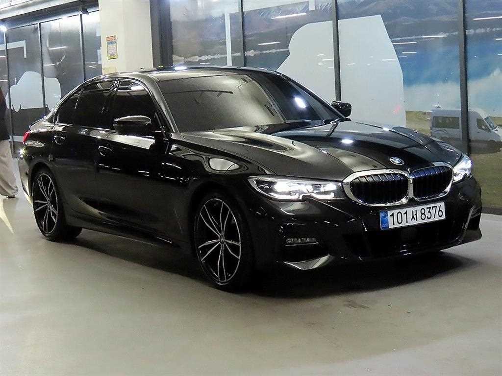 BMW 3시리즈 3시리즈 (G20) 320i M 스포츠 이미지 2