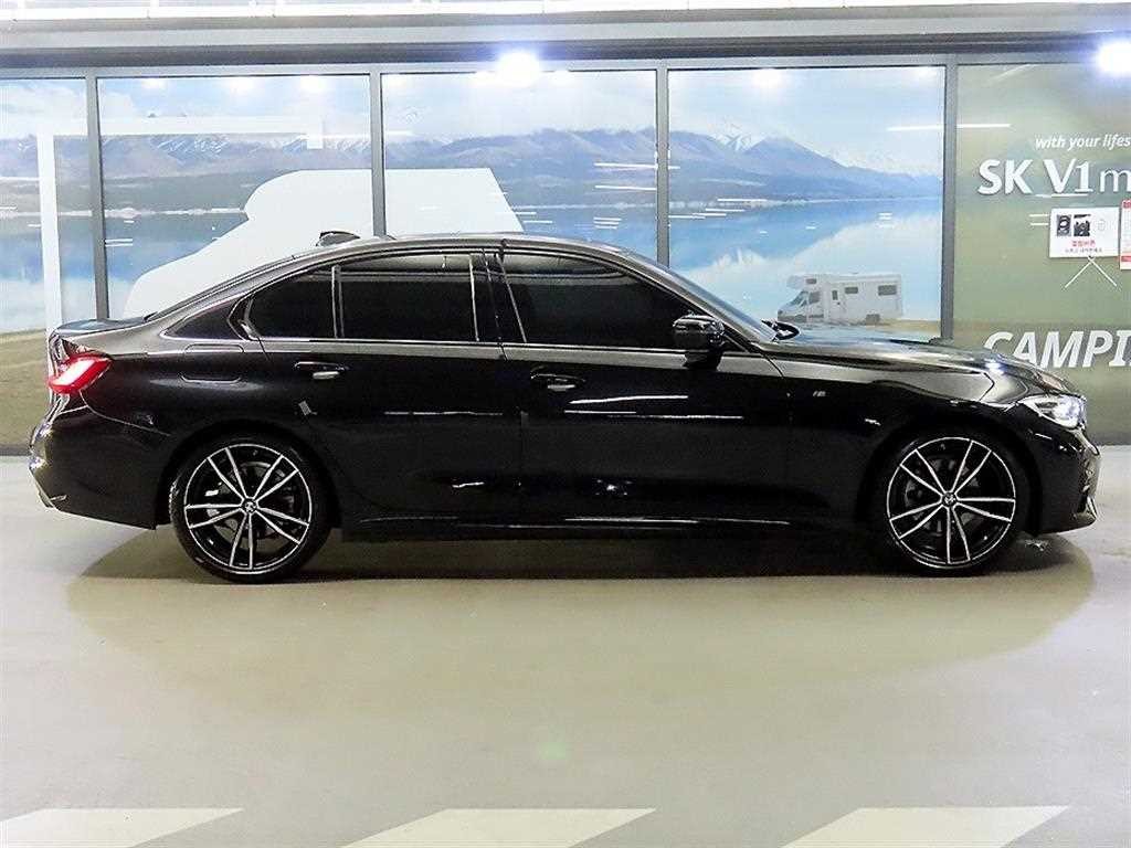 BMW 3시리즈 3시리즈 (G20) 320i M 스포츠 이미지 3
