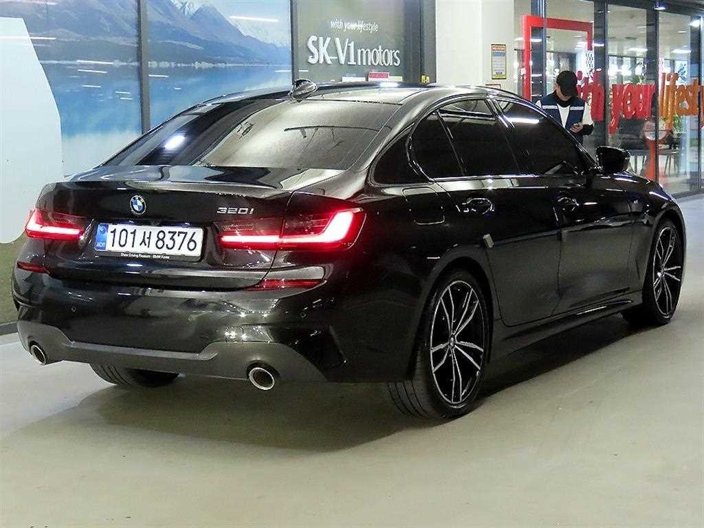 BMW 3시리즈 3시리즈 (G20) 320i M 스포츠 이미지 4