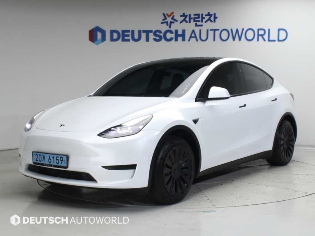 테슬라 모델 Y RWD 이미지 1