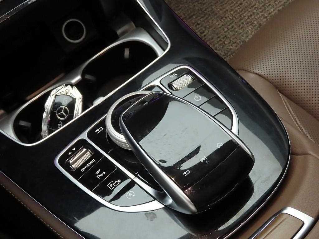벤츠 E 클래스 E-클래스 W213 E300 아방가르드 이미지 10