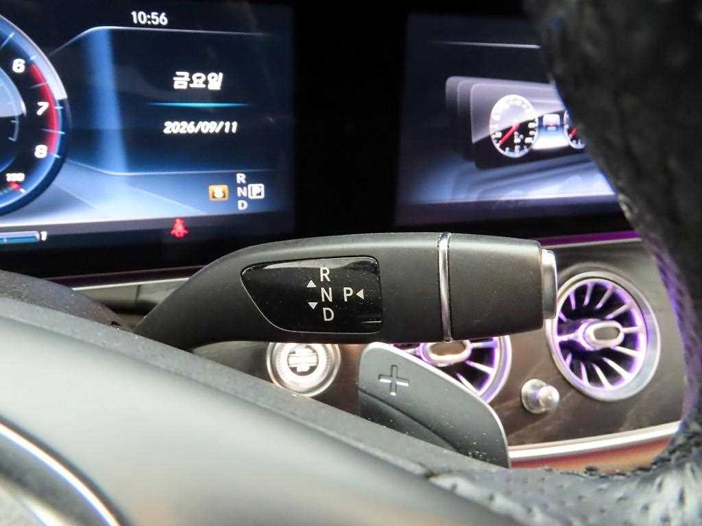 벤츠 E 클래스 E-클래스 W213 E300 아방가르드 이미지 11