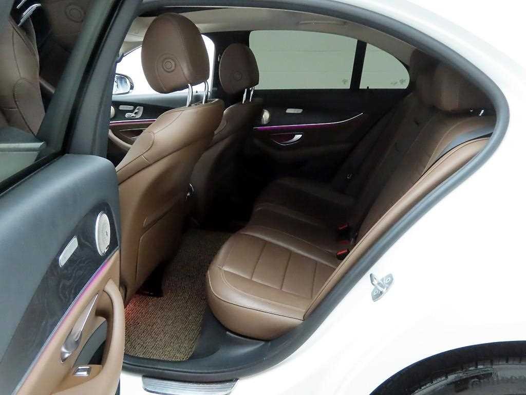 벤츠 E 클래스 E-클래스 W213 E300 아방가르드 이미지 13