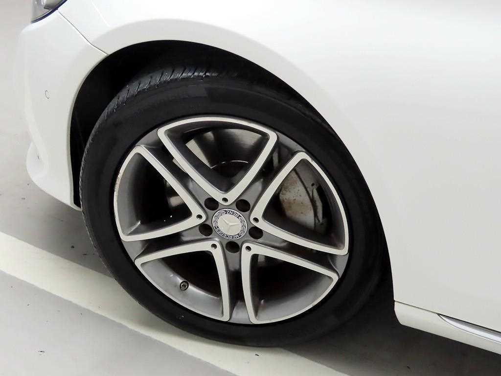 벤츠 E 클래스 E-클래스 W213 E300 아방가르드 이미지 18