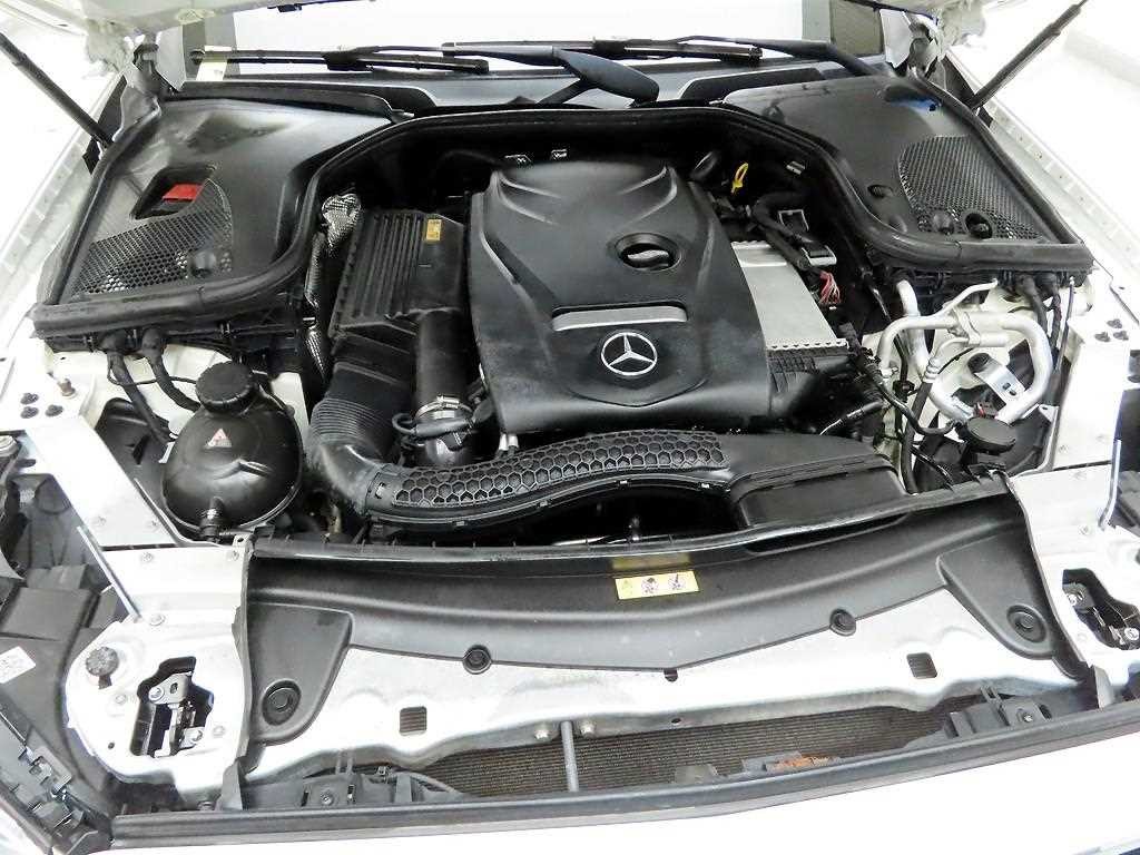 벤츠 E 클래스 E-클래스 W213 E300 아방가르드 이미지 19