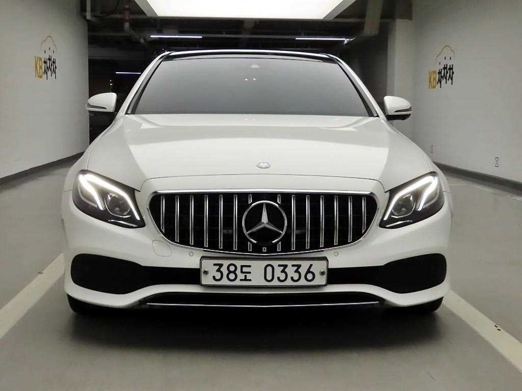 벤츠 E 클래스 E-클래스 W213 E300 아방가르드 이미지 2