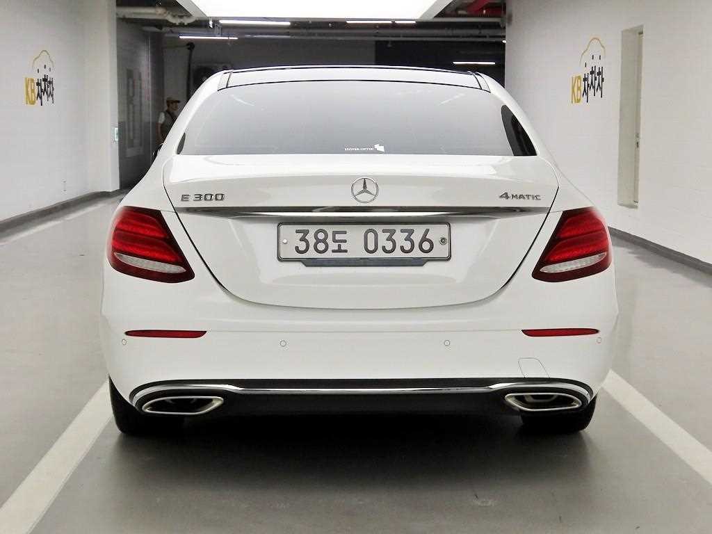 벤츠 E 클래스 E-클래스 W213 E300 아방가르드 이미지 3