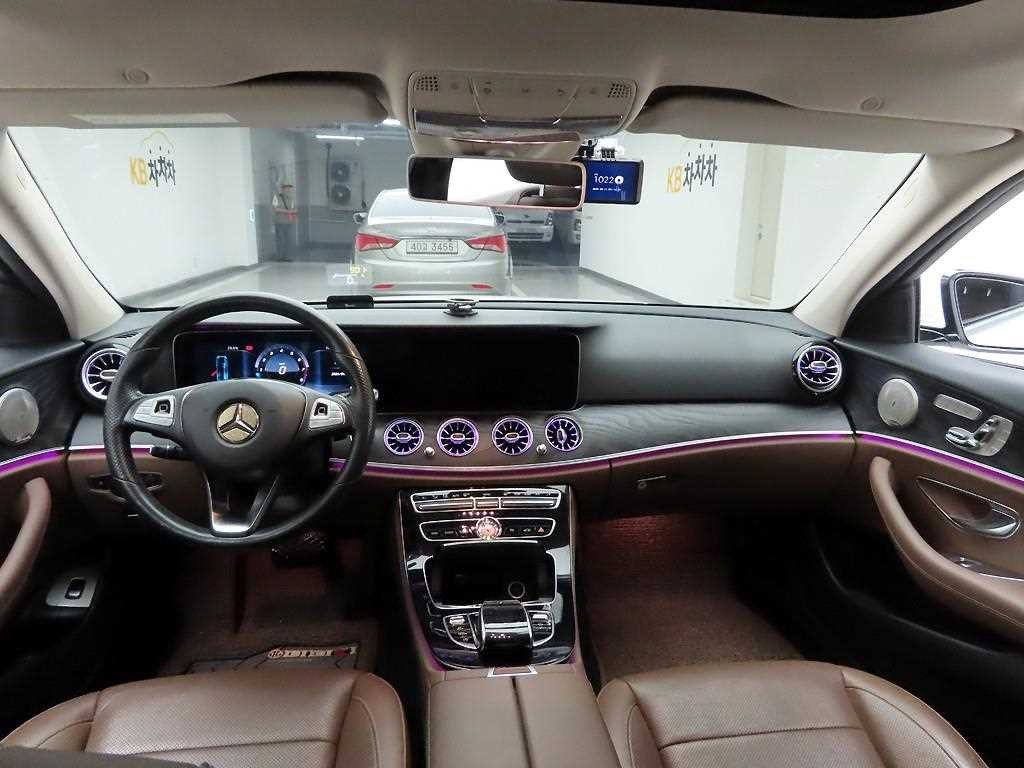 벤츠 E 클래스 E-클래스 W213 E300 아방가르드 이미지 7