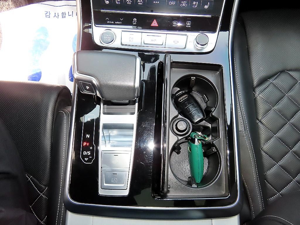 아우디 Q8 55 TFSI 콰트로 프리미엄 이미지 11