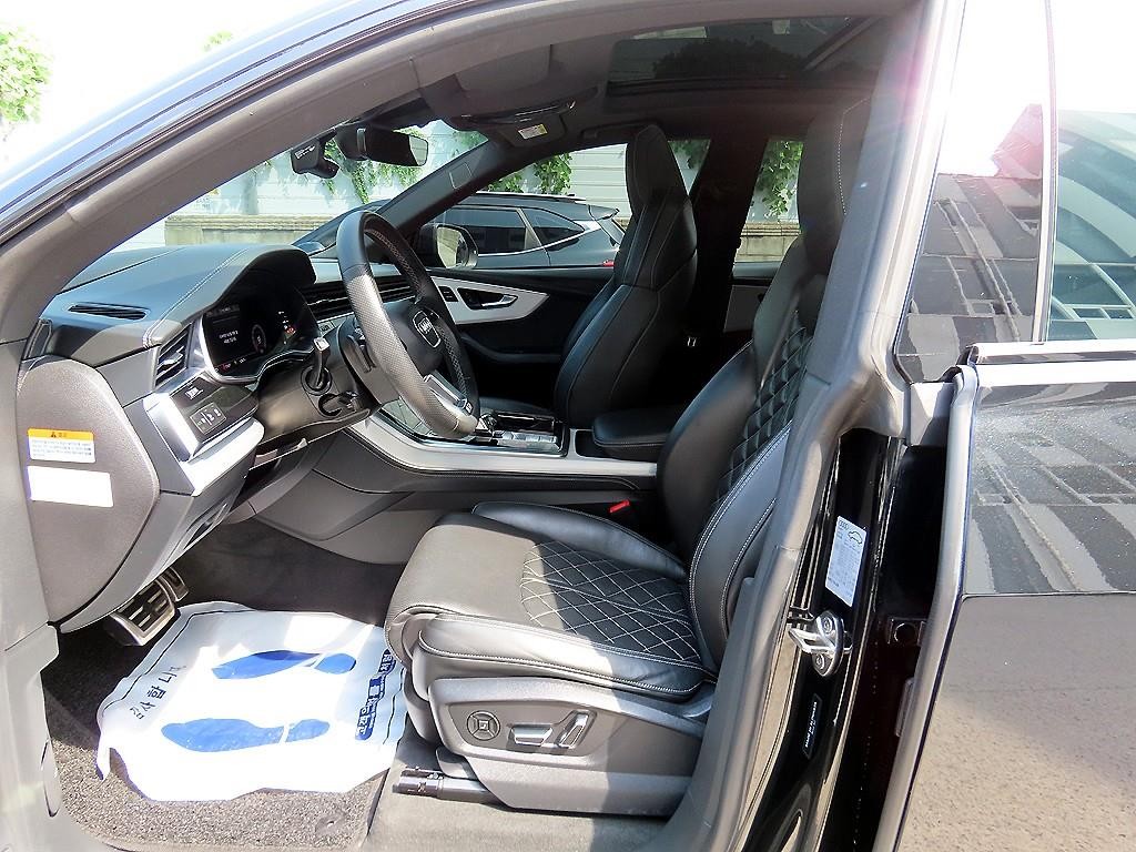 아우디 Q8 55 TFSI 콰트로 프리미엄 이미지 5