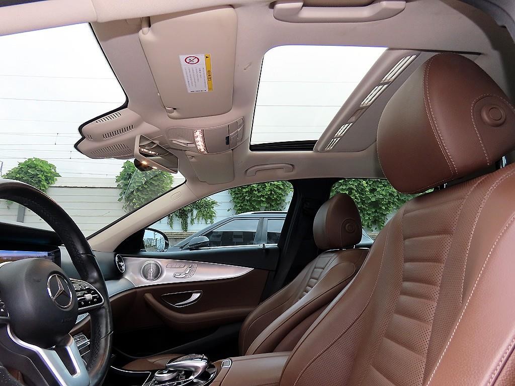 벤츠 E 클래스 E-클래스 W213 E300 4MATIC AMG LINE 이미지 16