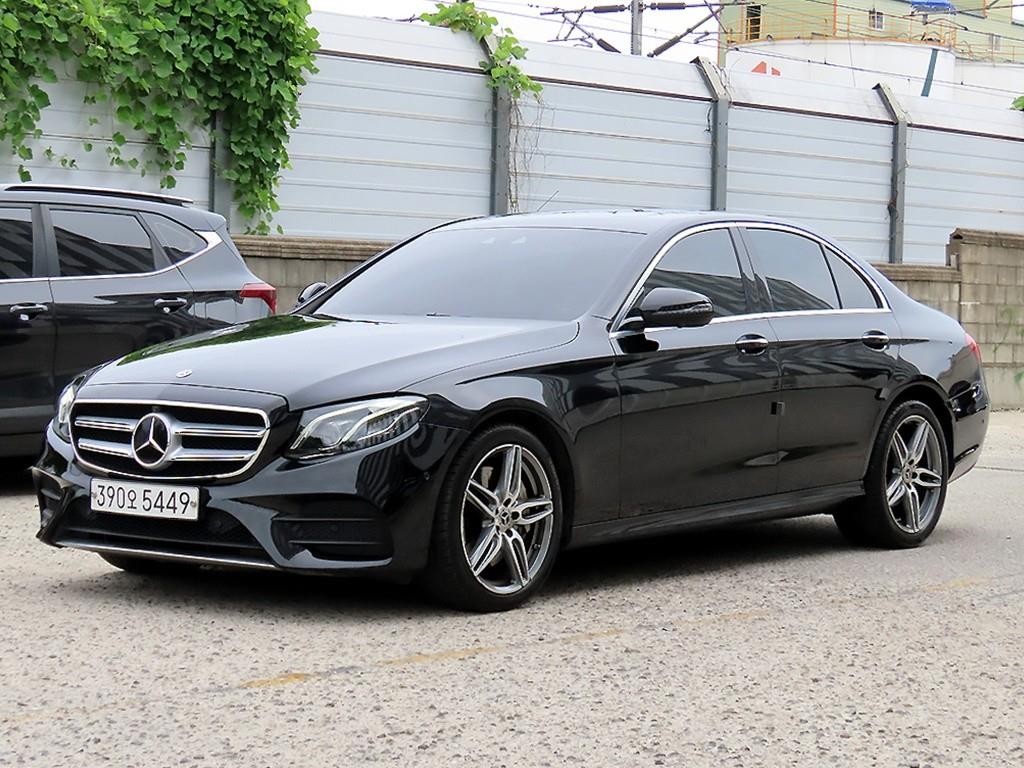 벤츠 E 클래스 E-클래스 W213 E300 4MATIC AMG LINE 이미지 2