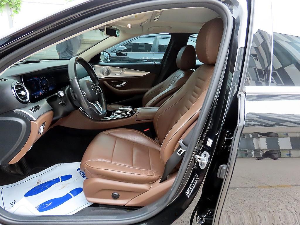 벤츠 E 클래스 E-클래스 W213 E300 4MATIC AMG LINE 이미지 5