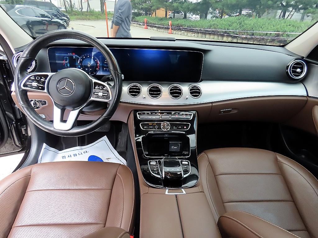 벤츠 E 클래스 E-클래스 W213 E300 4MATIC AMG LINE 이미지 7