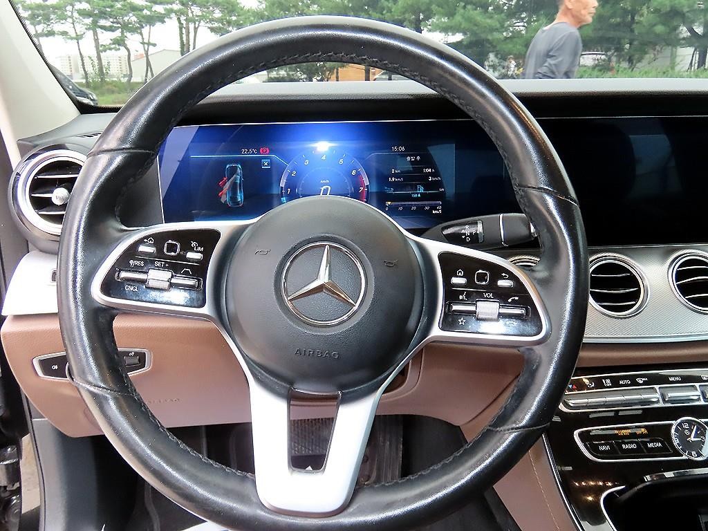 벤츠 E 클래스 E-클래스 W213 E300 4MATIC AMG LINE 이미지 8