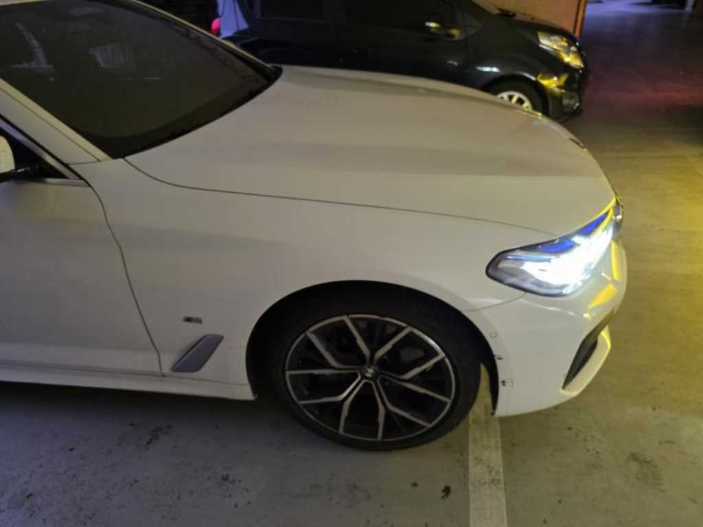 BMW 5시리즈 5시리즈 (G30) 530i xDrive M 스포츠 이미지 2