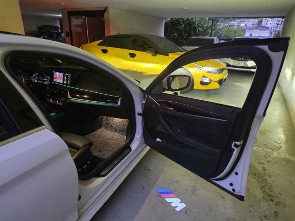 BMW 5시리즈 5시리즈 (G30) 530i xDrive M 스포츠 이미지 5