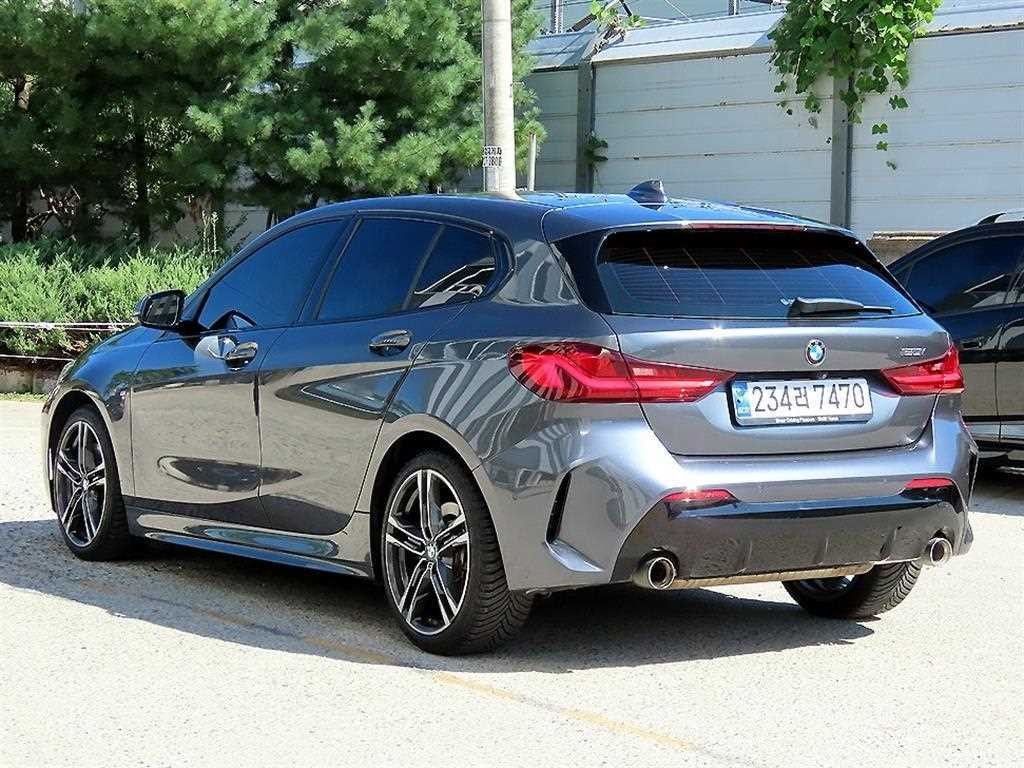 BMW 1시리즈 1시리즈 (F40) 120i M 스포츠 이미지 3