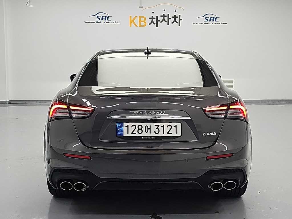 마세라티 기블리 2.0 GT 하이브리드 이미지 3