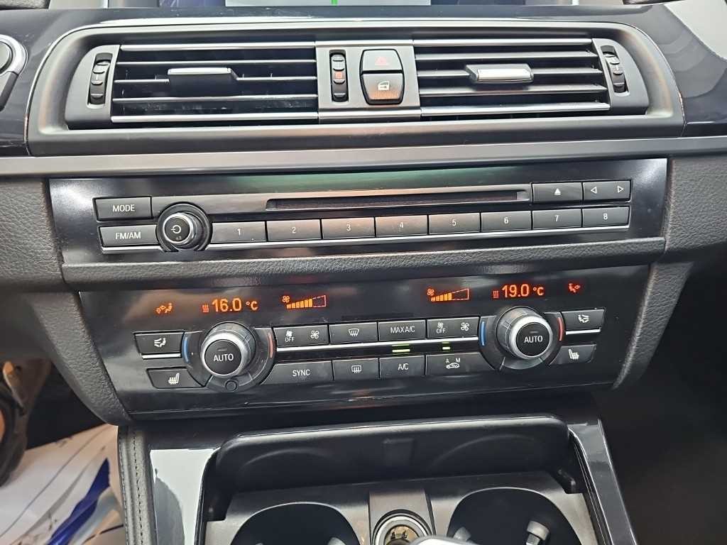 BMW 5시리즈 5시리즈 (F10) 520d xDrive M 에어로다이나믹 프로 이미지 10