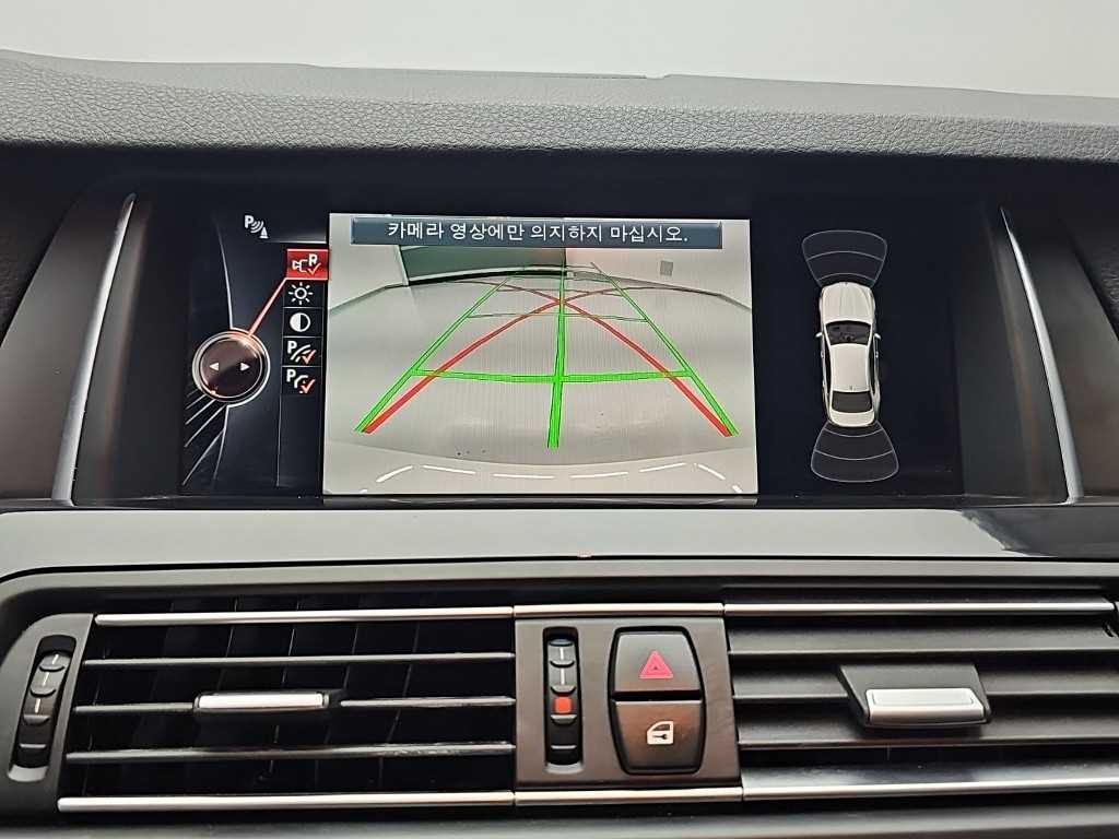 BMW 5시리즈 5시리즈 (F10) 520d xDrive M 에어로다이나믹 프로 이미지 16