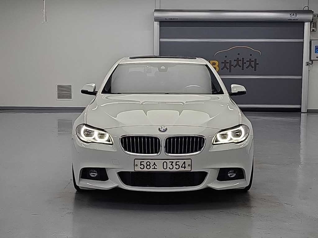 BMW 5시리즈 5시리즈 (F10) 520d xDrive M 에어로다이나믹 프로 이미지 2