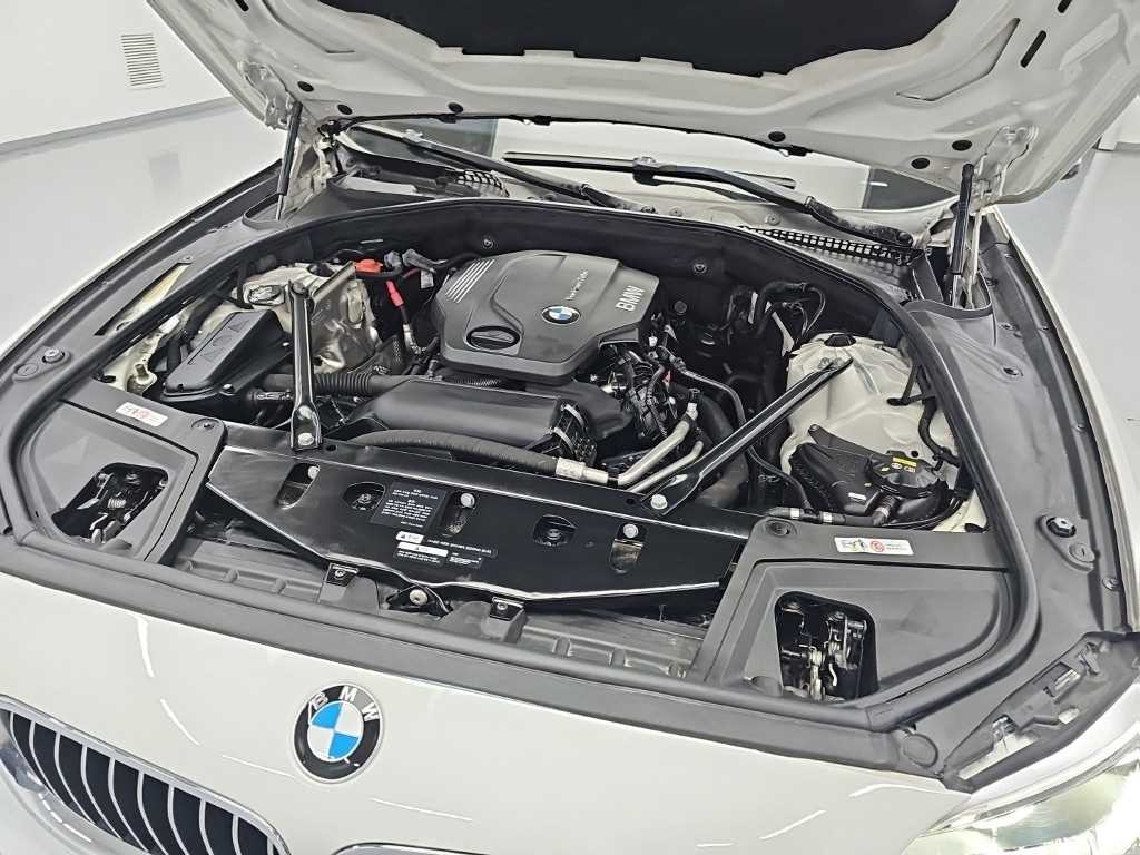 BMW 5시리즈 5시리즈 (F10) 520d xDrive M 에어로다이나믹 프로 이미지 5