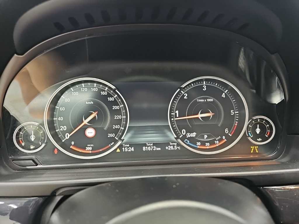 BMW 5시리즈 5시리즈 (F10) 520d xDrive M 에어로다이나믹 프로 이미지 6