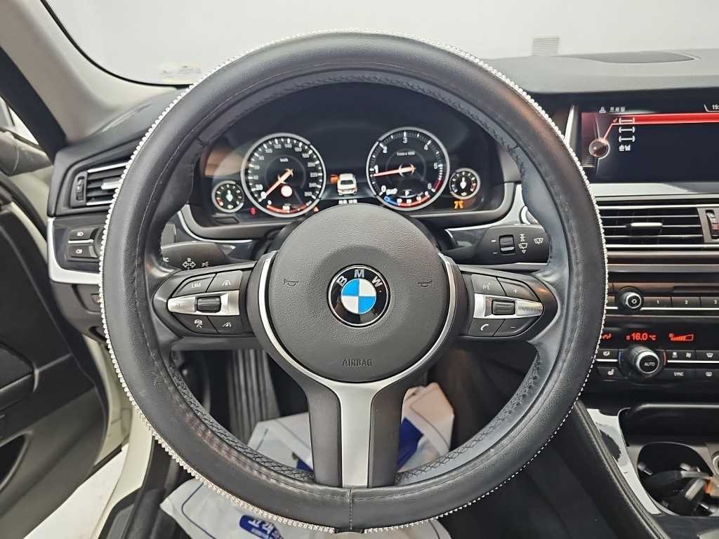 BMW 5시리즈 5시리즈 (F10) 520d xDrive M 에어로다이나믹 프로 이미지 9