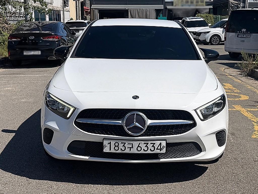 벤츠 A 클래스 A클래스 W177 A220 해치백 이미지 1