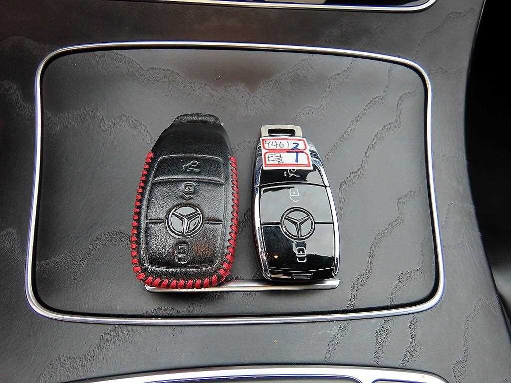 벤츠 E 클래스 E-클래스 W213 E220d 4MATIC AMG라인 이미지 15